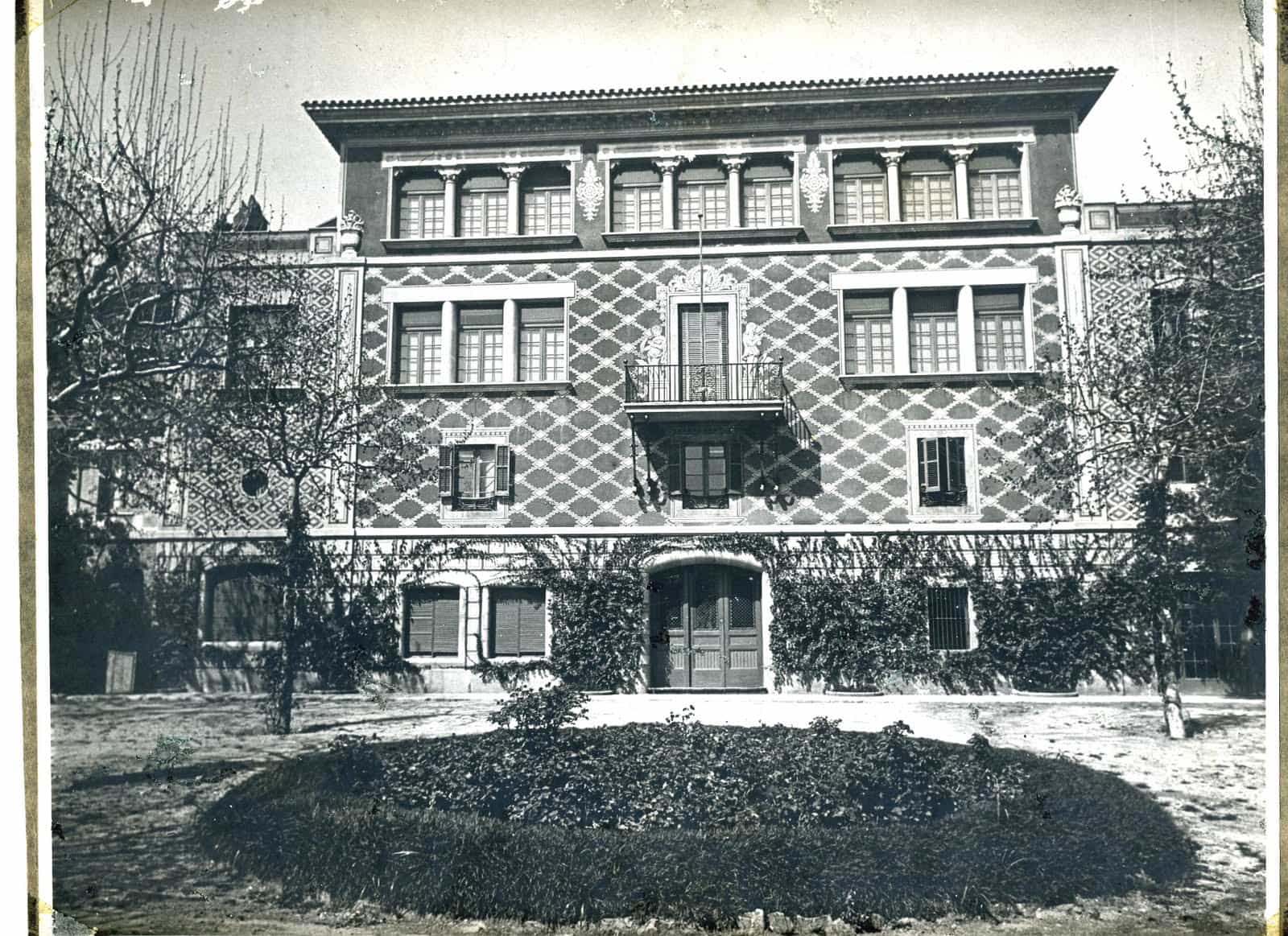 Siglo XVIII - Masie Can MUNTANER, actualmente Colegio Baldiri Reixac (Park Guell)